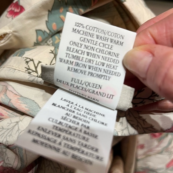 Pottery barn full/queen duvet cover and two pillow shams standard - Picture 3 of 4